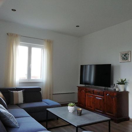 Apartments Jelka Postira Eksteriør bilde