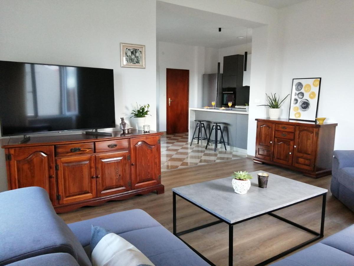 Apartments Jelka Postira Eksteriør bilde