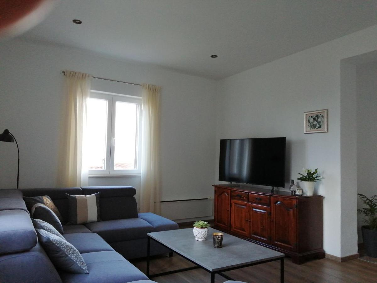 Apartments Jelka Postira Eksteriør bilde